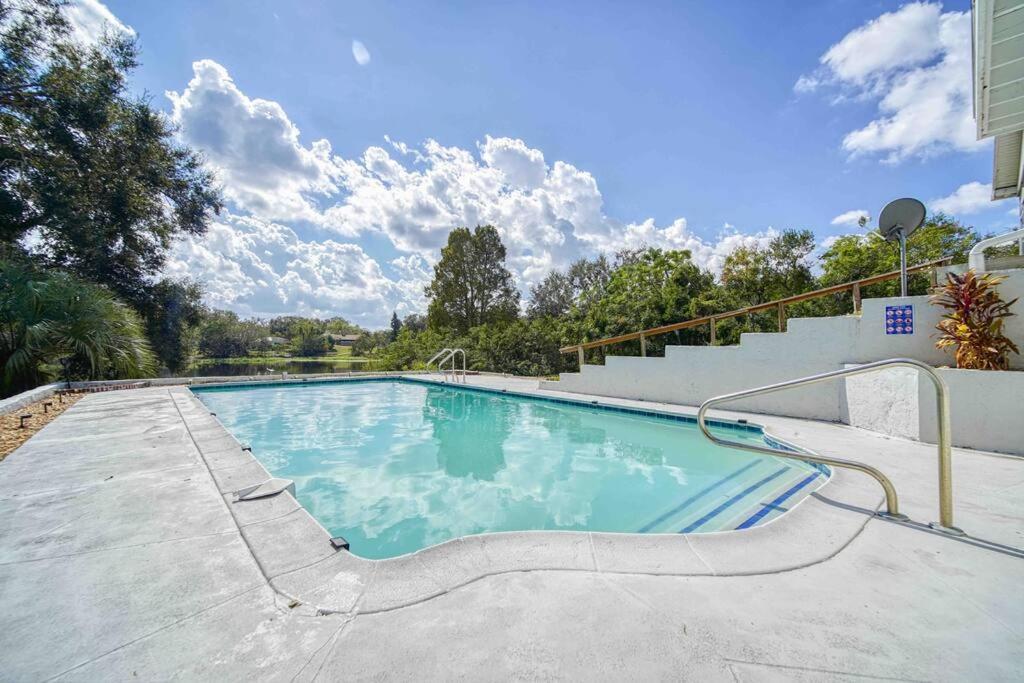 Stylish Lake Home With Huge Pool, Arcade With Ps5,And Theater Just 5 Min From Legoland Winter Haven Eksteriør billede
