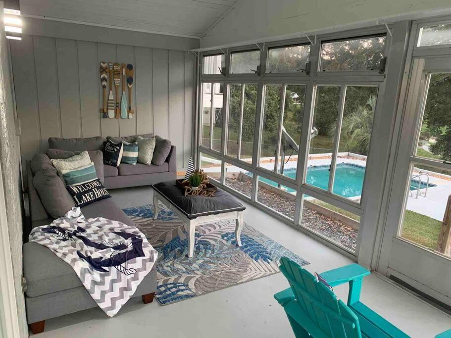 Stylish Lake Home With Huge Pool, Arcade With Ps5,And Theater Just 5 Min From Legoland Winter Haven Eksteriør billede