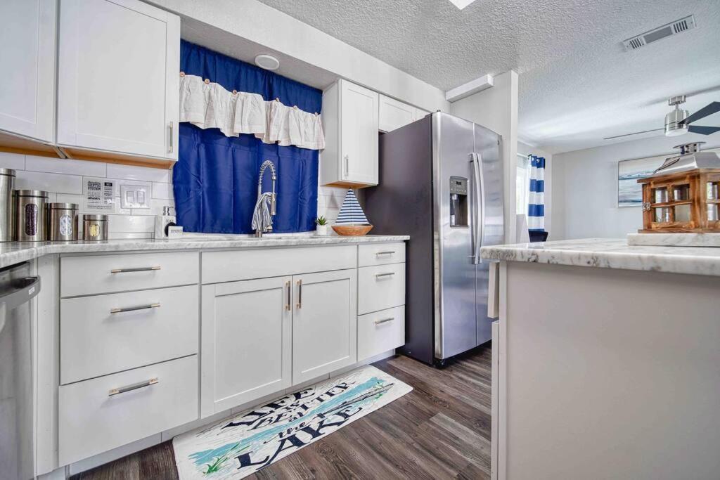 Stylish Lake Home With Huge Pool, Arcade With Ps5,And Theater Just 5 Min From Legoland Winter Haven Eksteriør billede